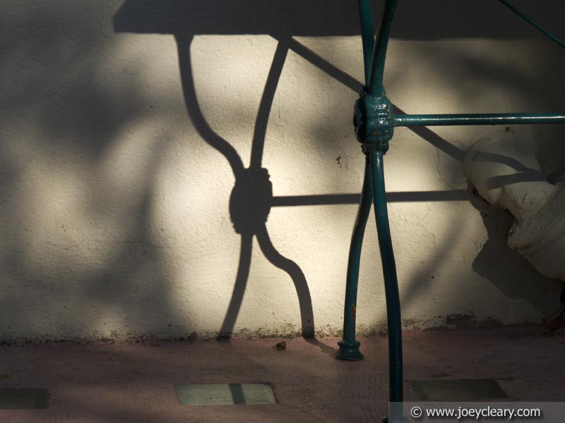 Table & Shadow - Toulon 2011
